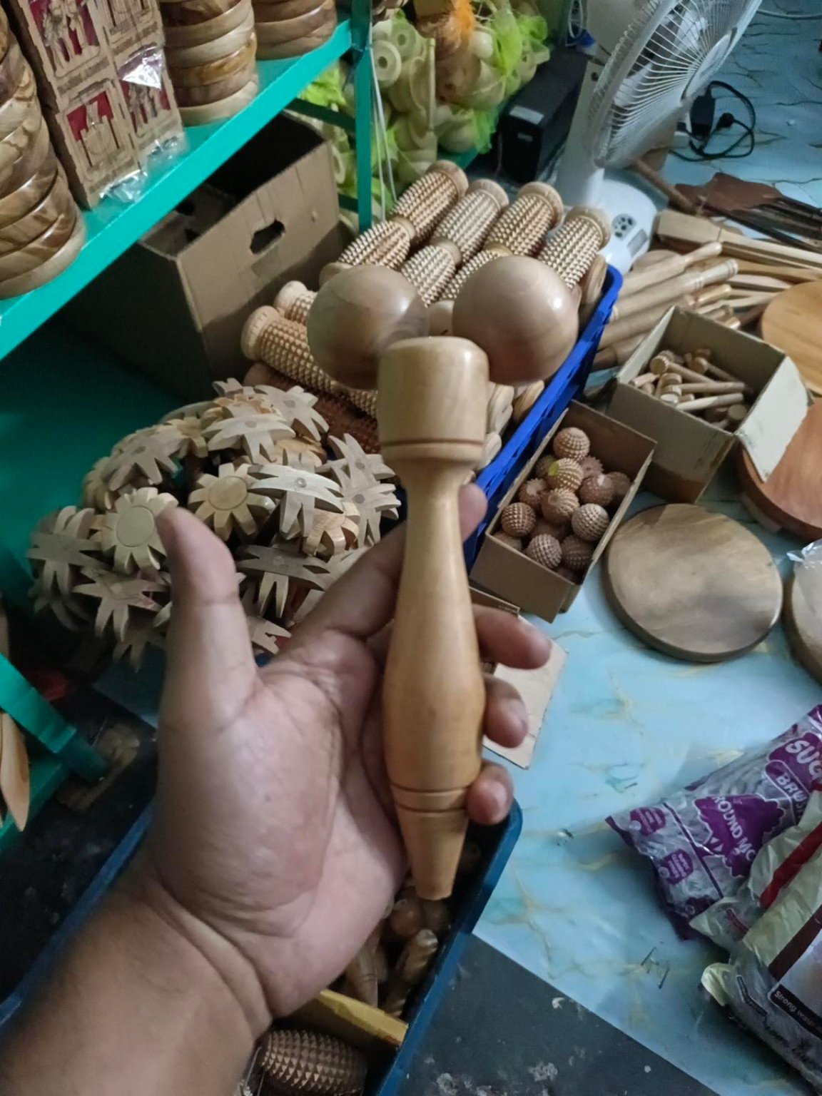 কাঠের ডাবল বল ম্যাসাজার | Wooden Double Ball Massager - Image 3